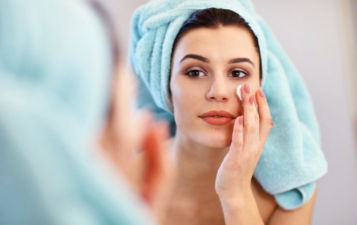 Best ways to practice good skin care while staying inside all day